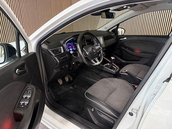 Renault Clio 10 of 27