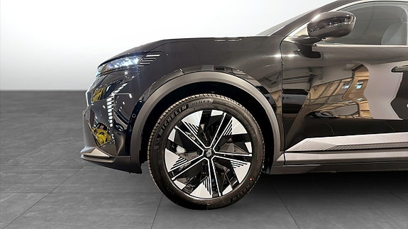 Renault Scenic E-Tech 9 of 10