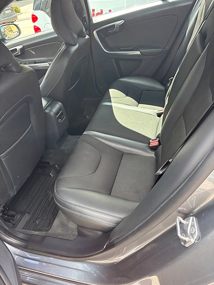 Volvo V60 6 of 8