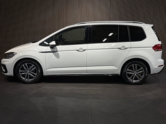 Volkswagen Touran 7 of 30