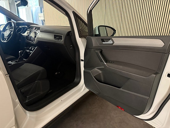 Volkswagen Touran 21 of 30