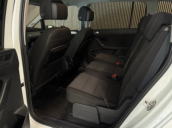 Volkswagen Touran 13 of 30