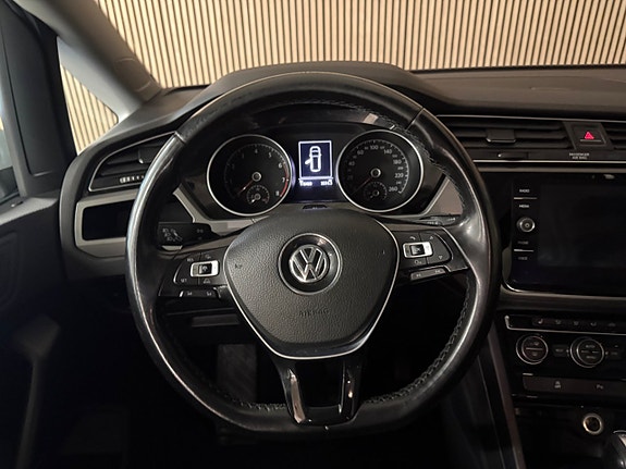 Volkswagen Touran 19 of 30
