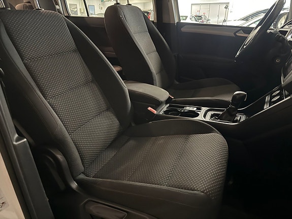 Volkswagen Touran 22 of 30