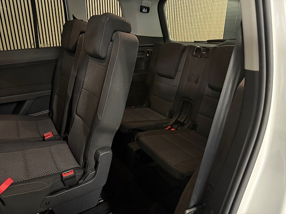 Volkswagen Touran 16 of 30