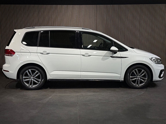 Volkswagen Touran 3 of 30