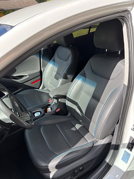 Hyundai IONIQ 3 of 6