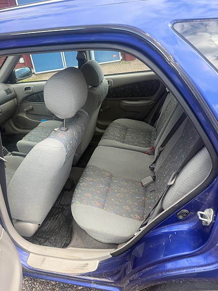Toyota Corolla 7 of 8