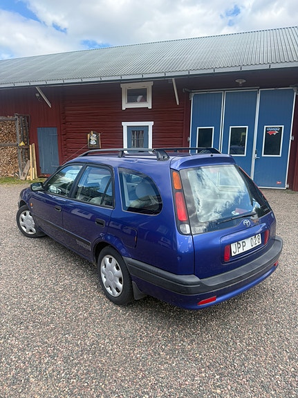 Toyota Corolla 4 of 8