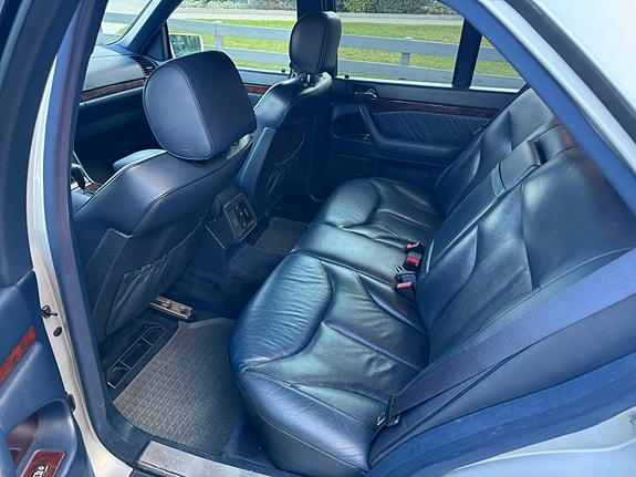 Mercedes-Benz S280 8 of 10