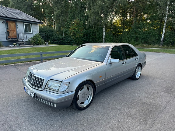 Mercedes-Benz S280 2 of 10