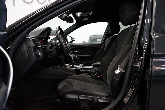 BMW 320d 8 of 16