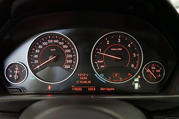 BMW 320d 13 of 16