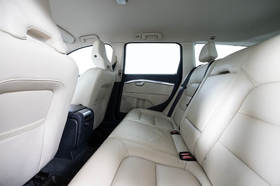 Volvo V70 17 of 22