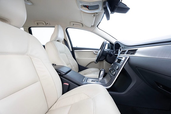 Volvo V70 14 of 22