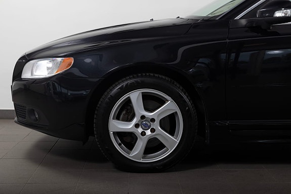 Volvo V70 4 of 22