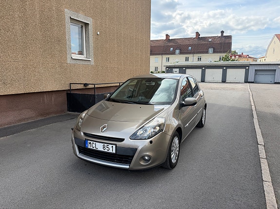 Renault Clio 2 of 6