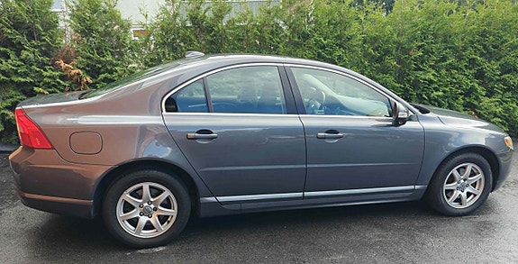 Volvo S80 2 of 26