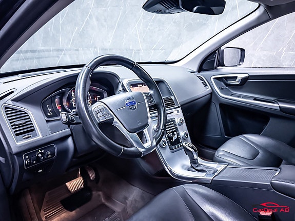 Volvo XC60 11 of 30