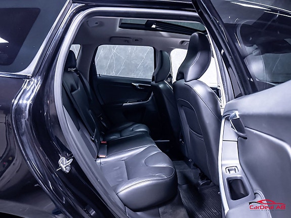 Volvo XC60 16 of 30