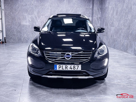 Volvo XC60 2 of 30