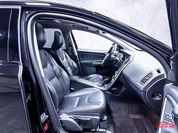 Volvo XC60 15 of 30