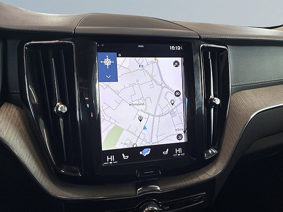 Volvo XC60 15 of 26