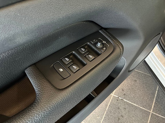 Volvo XC60 17 of 26