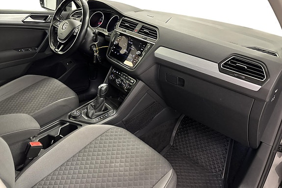 Volkswagen Tiguan 16 of 23