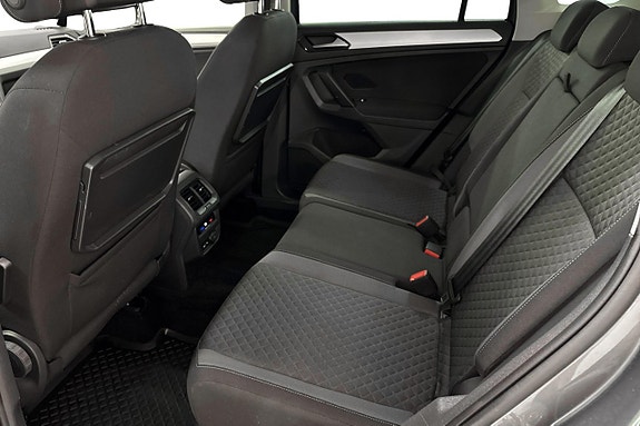 Volkswagen Tiguan 17 of 23