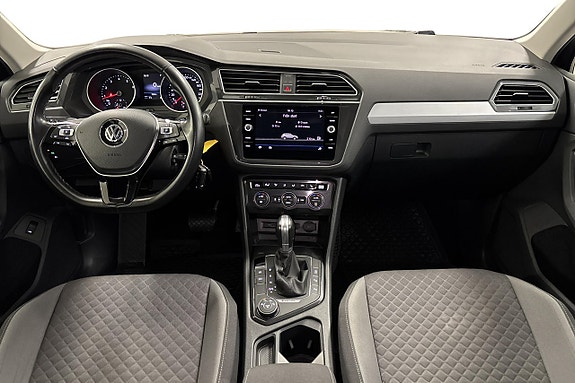 Volkswagen Tiguan 12 of 23