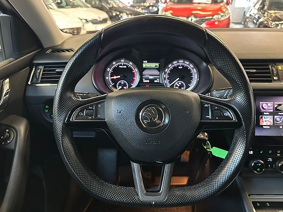 Skoda Octavia 12 of 23