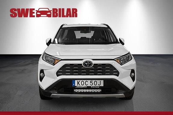 Toyota RAV4 2 of 21