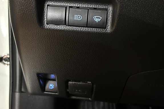 Toyota RAV4 17 of 21