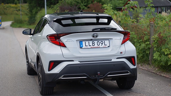 Toyota C-HR 3 of 8