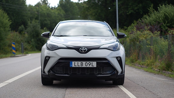 Toyota C-HR 5 of 8