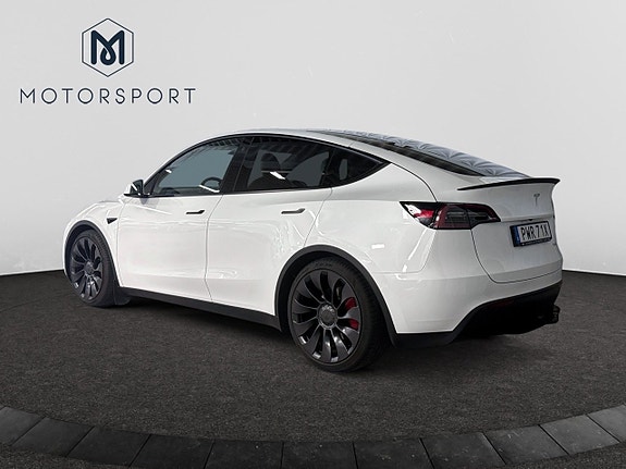 Tesla Model Y 6 of 21