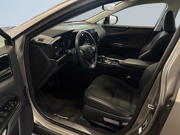 Lexus NX350h 7 of 19