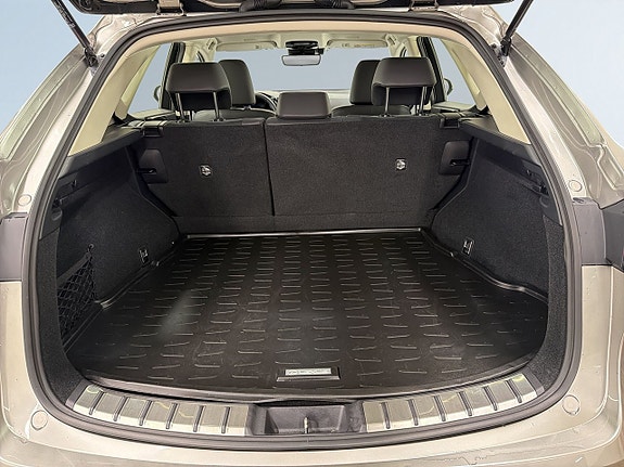 Lexus NX350h 12 of 19