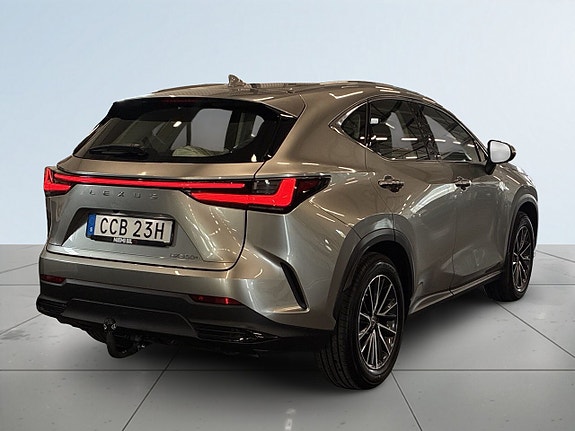 Lexus NX350h 6 of 19