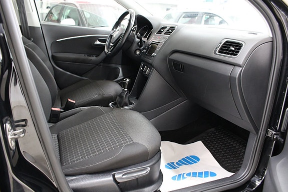 Volkswagen Polo 12 of 17