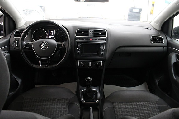 Volkswagen Polo 11 of 17