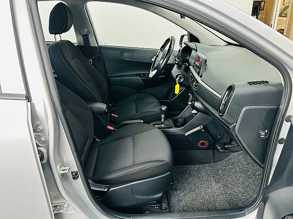 Kia Picanto 13 of 21