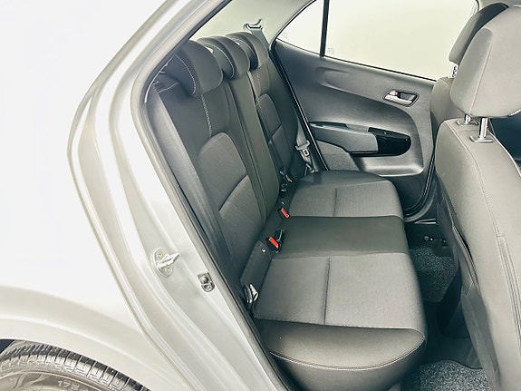 Kia Picanto 17 of 21
