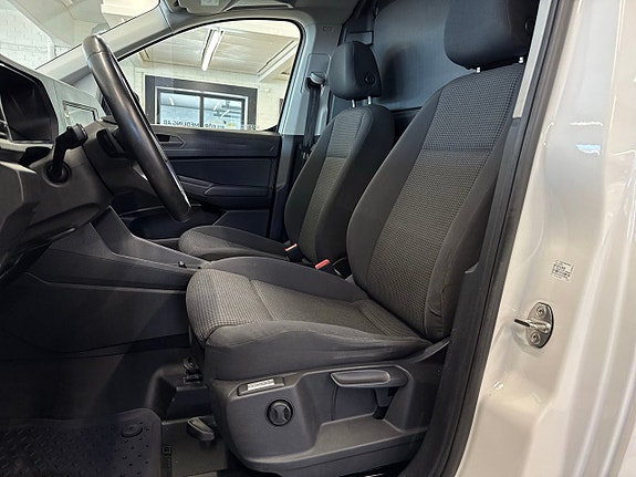 Volkswagen Caddy Maxi 27 of 27