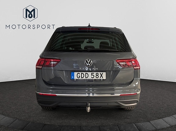 Volkswagen Tiguan 5 of 19