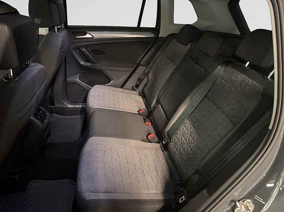 Volkswagen Tiguan 16 of 19