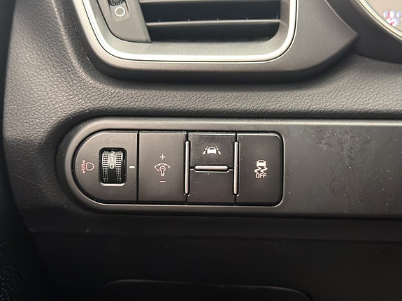 Kia Ceed 25 of 30