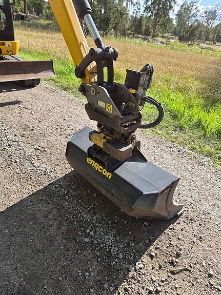 JCB 8035 ZTS - Engcon Rototilt + Rullar - Finans - Byte 10 of 12