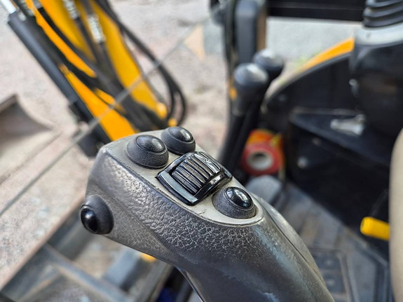 JCB 8035 ZTS - Engcon Rototilt + Rullar - Finans - Byte 4 of 12